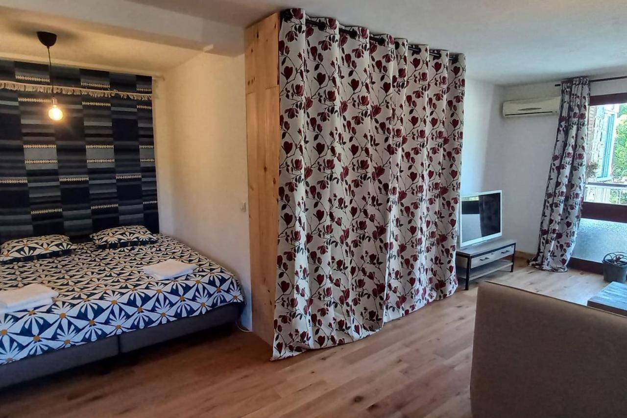 Loft Climatise "La Pinede", 50 M2, Tres Calme, 5 Mn A Pied Des Plages, Lit King Size La Seyne-sur-Mer Extérieur photo